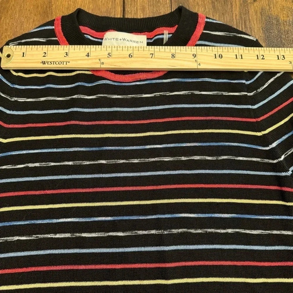 Excellent condition White + Warren crew neck long sleeved top. XS. From Saks. - Picture 5 of 8